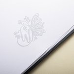 Spersonalizowana wytłaczarka do książek z inicjałami motyla Ręczna wytłaczarka Prezent urodzinowy dla miłośników książek