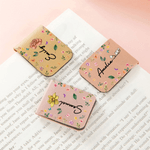 Personalisierte Geburt Blume Floral PU Leder magnetische Lesezeichen Clip mit Namen Lesen Zubehör täglichen Gebrauch Geburtstag Geschenk für Bücherwürmer Bibliothekare