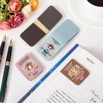 Segnalibro magnetico personalizzato in PU con personaggio nome e testo regalo di compleanno o Natale per amici e amanti dei libri