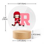 Personalisierte niedlichen Cartoon Eishockeyspieler LED-Nachtlicht mit Initial Name und hölzerne Basis Home Decor Geburtstag Team Geschenk für Eishockeyspieler Liebhaber