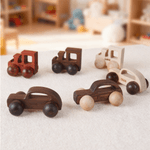 Henkilökohtainen puinen leluauto Sedan Classic Car kaiverrettu nimi Desk Decor syntymäpäivälahja lapsille auton ystäville