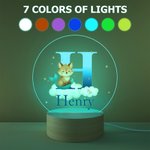 Luce notturna a LED in acrilico con iniziale del nome e base in legno, regalo di compleanno per bambini e bambine.