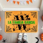 Alfombra personalizada con tema de Halloween y diseño de telaraña con nombre e iniciales decoración del hogar regalo de Halloween para familia 1
