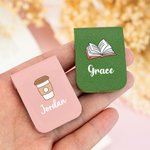 Personalisiertes Buch Kaffee PU Leder Lesezeichen Clip mit Namen Lesen Zubehör Geburtstag Geschenk für Buchliebhaber Bücherwürmer