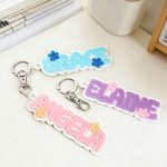 Porte-nom acrylique multicolore personnalisé avec porte-clé fleur Accessoires de sac à dos Cadeau de rentrée pour les enfants