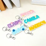 Porte-nom acrylique multicolore personnalisé avec porte-clé fleur Accessoires de sac à dos Cadeau de rentrée pour les enfants