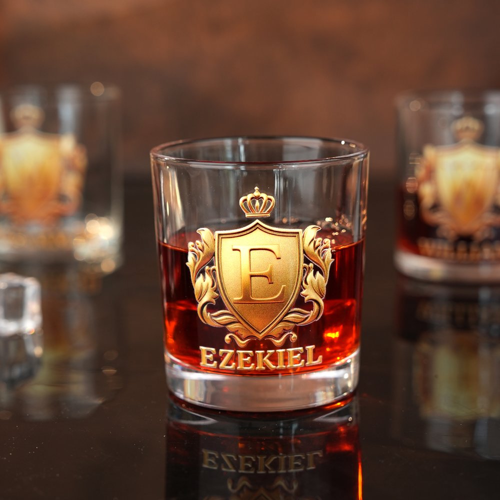 Personalised Golden Badge Initial Name 10 oz Rock Whisky Glass Old Fashioned Birthday Gift for Man Bartender Whisky Enthusiast 3
