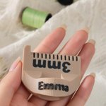 Modèle de couture à points égaux multicolore personnalisé Règle à doigts avec nom Outils de couture Cadeau d'anniversaire pour les couturiers et les passionnés de crochet