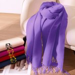 Sciarpa morbida in finto cashmere personalizzata con iniziale floreale e nome con nappe regalo invernale per famiglia e amici