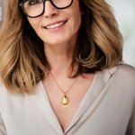 Personlig Vintage Graverad Födelse Blomma Drop Aska Urna Halsband med Text Kremering Begravning Smycken Minnesmärke Sympati Present för Kvinnor