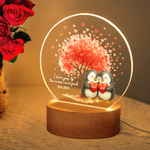 Spersonalizowana lampka nocna LED Love Tree Penguin Couple z imieniem, datą i drewnianą podstawą do dekoracji domu Walentynkowy prezent urodzinowy dla par