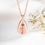 Personlig Vintage Graverad Födelse Blomma Drop Aska Urna Halsband med Text Kremering Begravning Smycken Minnesmärke Sympati Present för Kvinnor