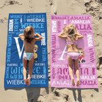 Personalisiertes Namen-Wortwolke Strandtuch mit Cartoon-Figur | schnelltrocknend | Badetuch | Reisezubehör | Sommerurlaub Geschenk für Familie Freunde