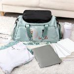 Bolsa de viaje grande impermeable personalizada con nombre e inicial de personaje de baloncesto de dibujos animados regalo de cumpleaños para mamá amante de los deportes