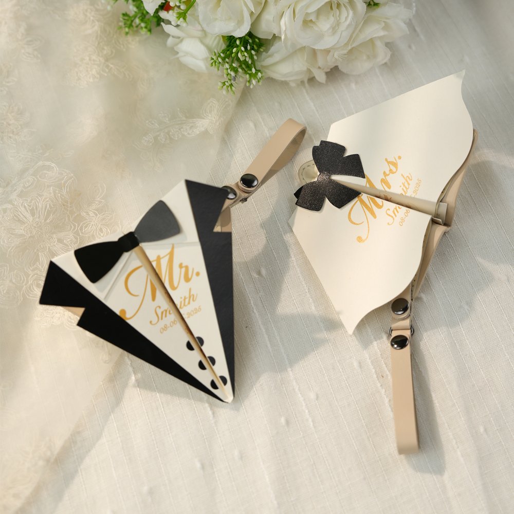 Souvenir de mariage personnalisé à utiliser comme étiquette de bagage pour le voyage de noces