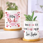 Personlig rosa kjærlighetshjerte pilplantepotte med etternavnstekst og trebunn Bursdagsoppskattning Valentinsdag gave til lærer