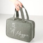 Gepersonaliseerde Geboortebloem Opvouwbare Opknoping Make-up Organiser Toilettas met Naam en Vier compartimenten Verjaardag Moederdag cadeau voor vrouwen