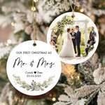 Ornamento personalizzato in ceramica con foto del nostro primo Natale con testo e data Regalo di Natale decorativo per coppie di nuovi sposi