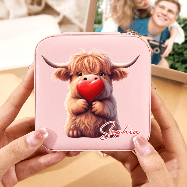 Personalisierte niedliche Liebe Herz Hochland Kuh PU Leder Schmuck-Box mit Namen Geburtstag Jahrestag Valentinstag Geschenk für Frauen