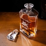 Personlig lastbil med graverat namn Whiskey-karaff Bartillbehör Födelsedagspresent för män Whiskey-älskare