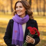 Sciarpa personalizzata con fiore di nascita e nome ricamato accessorio alla moda inverno regalo di compleanno e Natale per amici o famiglia