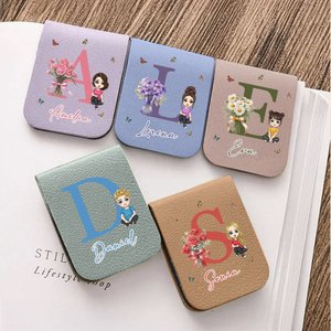 Marcapáginas personalizado de cuero PU con inicial nombre y personaje de dibujos animados regalo de cumpleaños para amantes de los libros