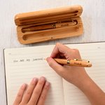 Parure de stylos à bille en bois double personnalisée avec texte gravé et étui en bois Cadeau d'anniversaire et de remerciement pour l'enseignant Colloeague
