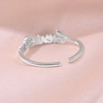 Personlig Minimalist Style Circle Open Sterling Silver Ring med 2-4 navn Bursdagsgave til familie, par og jubileumsgave