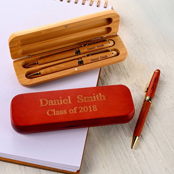 Set di penne a sfera in legno doppie personalizzate con testo inciso e custodia in legno Regalo di ringraziamento per l'insegnante Colloeague
