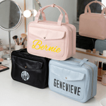 Trousse de toilette portable multi-compartiments en cuir PU avec nom et initiale Cadeau d'anniversaire et de mariage pour les femmes