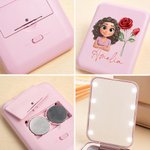 Personalisierte Geburt Blume Cartoon Charakter Double-Sided Make-up Spiegel mit LED-Licht Geburtstag Brautjungfer Geschenk für Frauen Mädchen