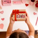 Gepersonaliseerde Hart Cupido Rode Naam Ontwerp Set van 2 Waterdichte Stickers Verjaardag Valentijnsdag Cadeau voor Paar Familie Vriendin