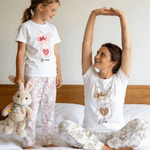 Personalisierte Toile De Jouy Ostern Hase Drawstring Pants Matching Lounge Pyjamas Set mit Namen und Initialen lustige Osterferien Geschenk für Familie Kinder