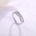 Gepersonaliseerde Gedraaide Ring van Sterling Zilver met Gegraveerde Dubbele Naam en Tekst Valentijnsdag- en Jubileumcadeau voor Koppels