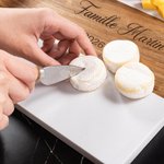 Planche à fromage ou sous-verres en marbre personnalisée avec nom et date gravés - Cadeau d'apéro dînatoire pendaison de crémaillère pour amis famille