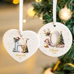 Gepersonaliseerd Rendier Kerstboom Initiaal Hartvormig Keramisch Kerstornament met Naam en Jaar Kerstdecoratie Cadeau voor Familie en Vrienden