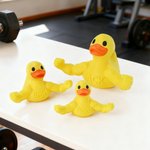 Personalisierte 3D gedruckt lustige Muskel Arm Ente mit Namen Desk Decor Geburtstagsgeschenk für Freunde Gym Rat