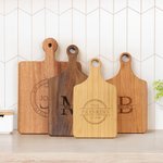 Planche à Découper en Bois Personnalisée avec Monogramme de Nom Initiale Texte Cadeau d'Emménagement Fête Noël pour Couple Famille