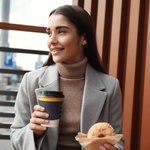 Personlig rustikk håndlaget sydd tau lær 10-20oz kaffekopphylse med gravert navn Bursdag Jubileum Gave til kaffeelsker Kontorarbeider