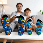 Calcetines de media caña personalizados multicolores con nombre Game Controller Regalo de cumpleaños diario para un amigo amante de los videojuegos