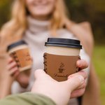 Personalisierte Leder-Kaffeetasse Hülse mit eingraviertem Namen Passt 10 oz - 20 oz Tassen täglichen Gebrauch Jahrestag ermutigendes Geschenk für Kaffee-Liebhaber Arbeiter