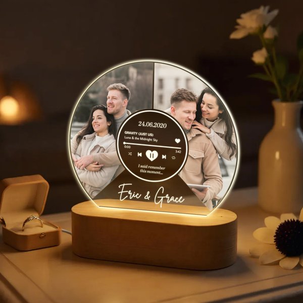 Personliga 2-4 foton av par Musikspelare LED-nattlampa med namn och träfot Heminredning Alla hjärtans dag Jubileum Födelsedagspresent för par