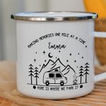Personalizzato Home Is Where We Park It Campfire Mountain Forest Design 12 oz tazza smaltata con nome Anniversario Regalo di compleanno per coppia
