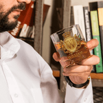 Personlig Vintage Crown Badge 3D Initial 10 oz Rock Whiskey Glass med namn Fars dag Födelsedagspresent för man Bartender Whiskey Enthusiast