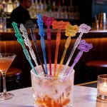 Set de 10 agitadores de acrílico personalizados multicolor con texto Decoración de bar Regalo de boda Cumpleaños Fiesta de cóctel para camareros Recién casados