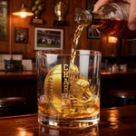 Spersonalizowana szklanka do whisky Golden Football Player 10 uncji z imieniem i numerem Prezent urodzinowy na Dzień Ojca dla mężczyzny Barmana Entuzjasty Whisky