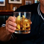 Spersonalizowana szklanka do whisky Golden Football Player 10 uncji z imieniem i numerem Prezent urodzinowy na Dzień Ojca dla mężczyzny Barmana Entuzjasty Whisky