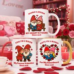 Spersonalizowany kubek ceramiczny Cute Dwarf Couple Heart Rose 11 oz 15 oz z imieniem i rokiem Walentynkowy prezent urodzinowy dla pary
