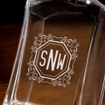 Personalisierte verzierten Vintage Monogramm Design Whiskey Dekanter Glas mit eingravierten ersten Geburtstag Jahrestag Geschenk für Männer Whiskey Liebhaber
