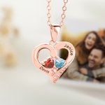 Personlig halskjede med dobbelt hjerte og inngravert navn Smykkesmykke Jubileum Morsdagsgave til mamma bestemor